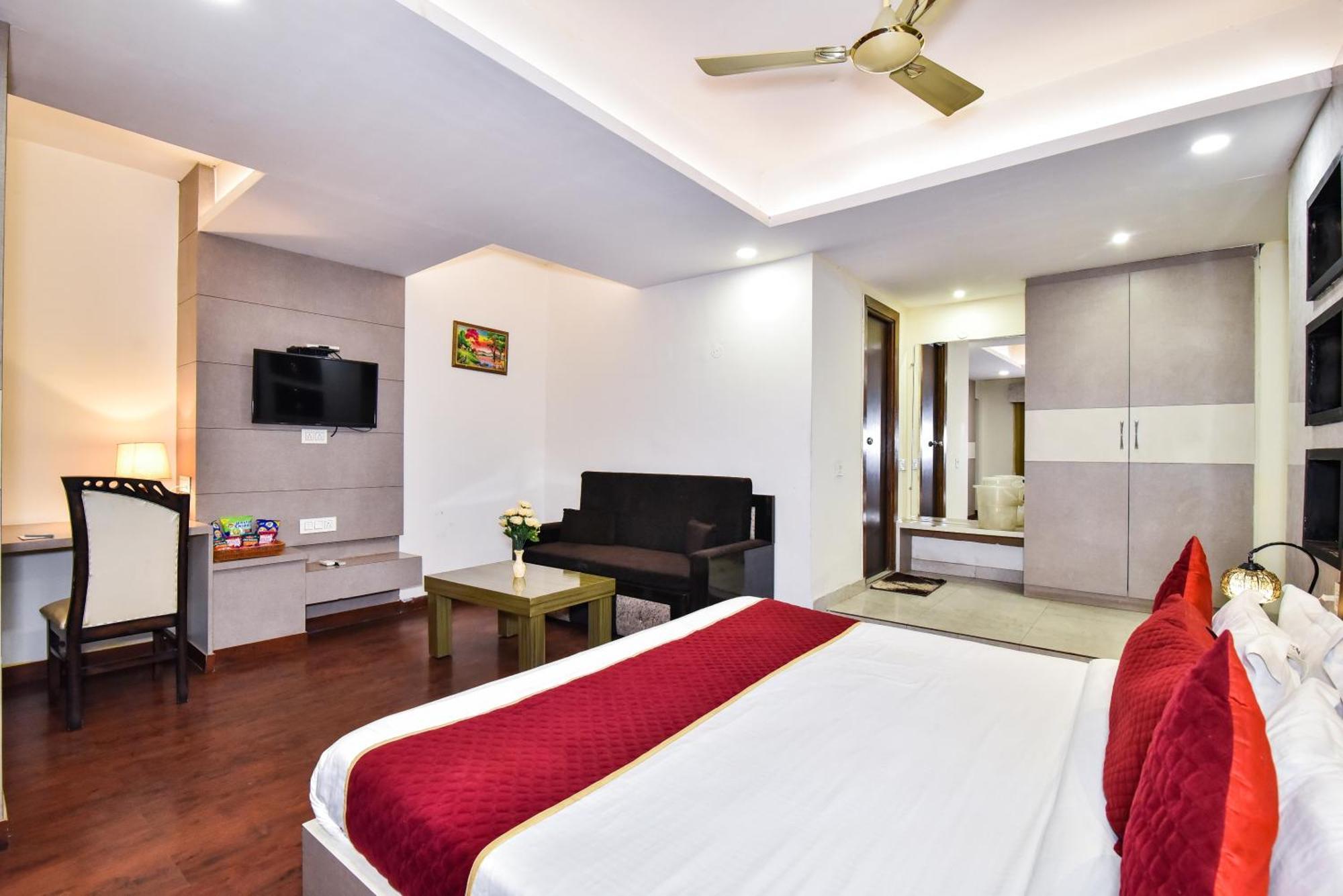 Hotel Pinaz Royale Amritsar Exterior foto