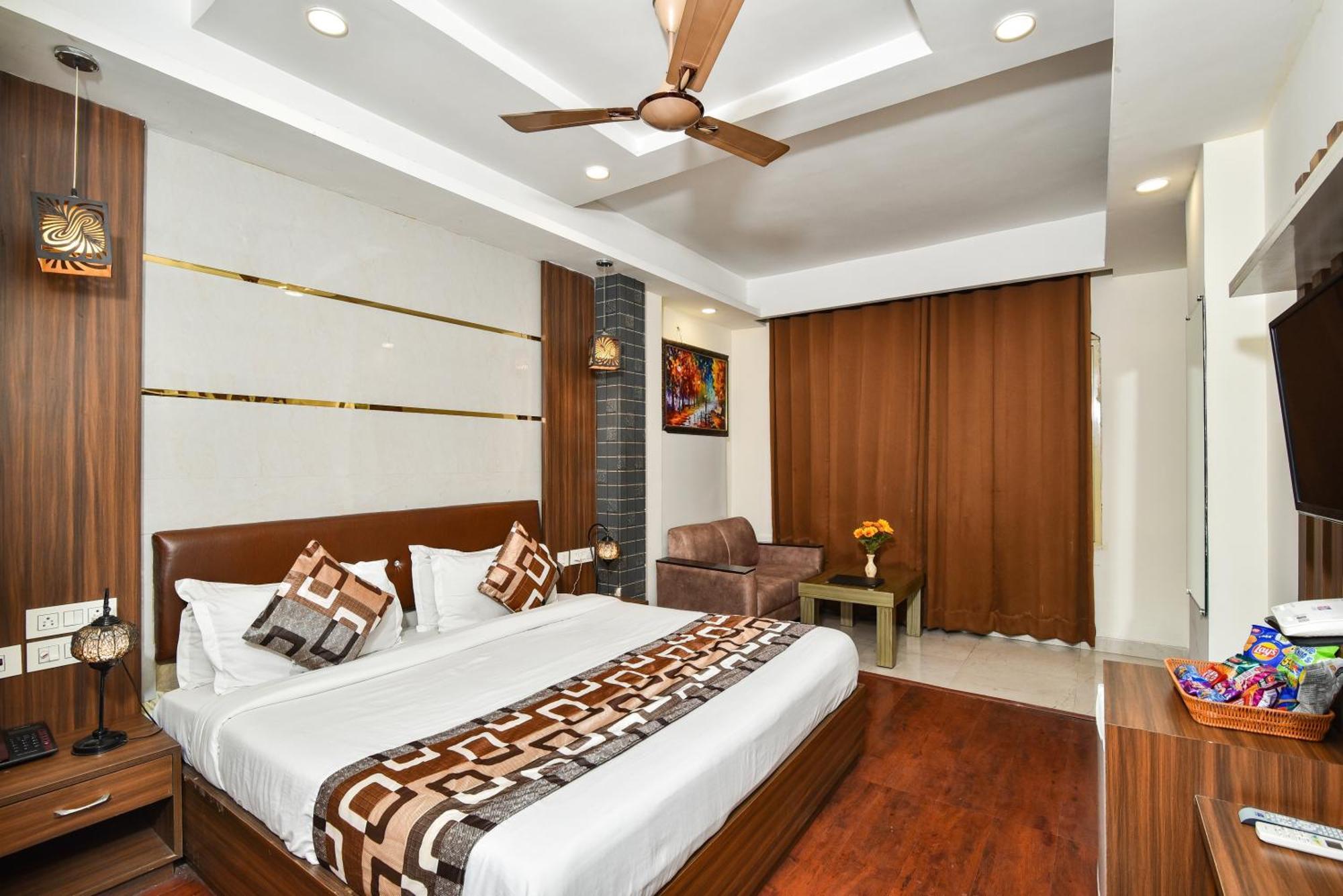 Hotel Pinaz Royale Amritsar Exterior foto