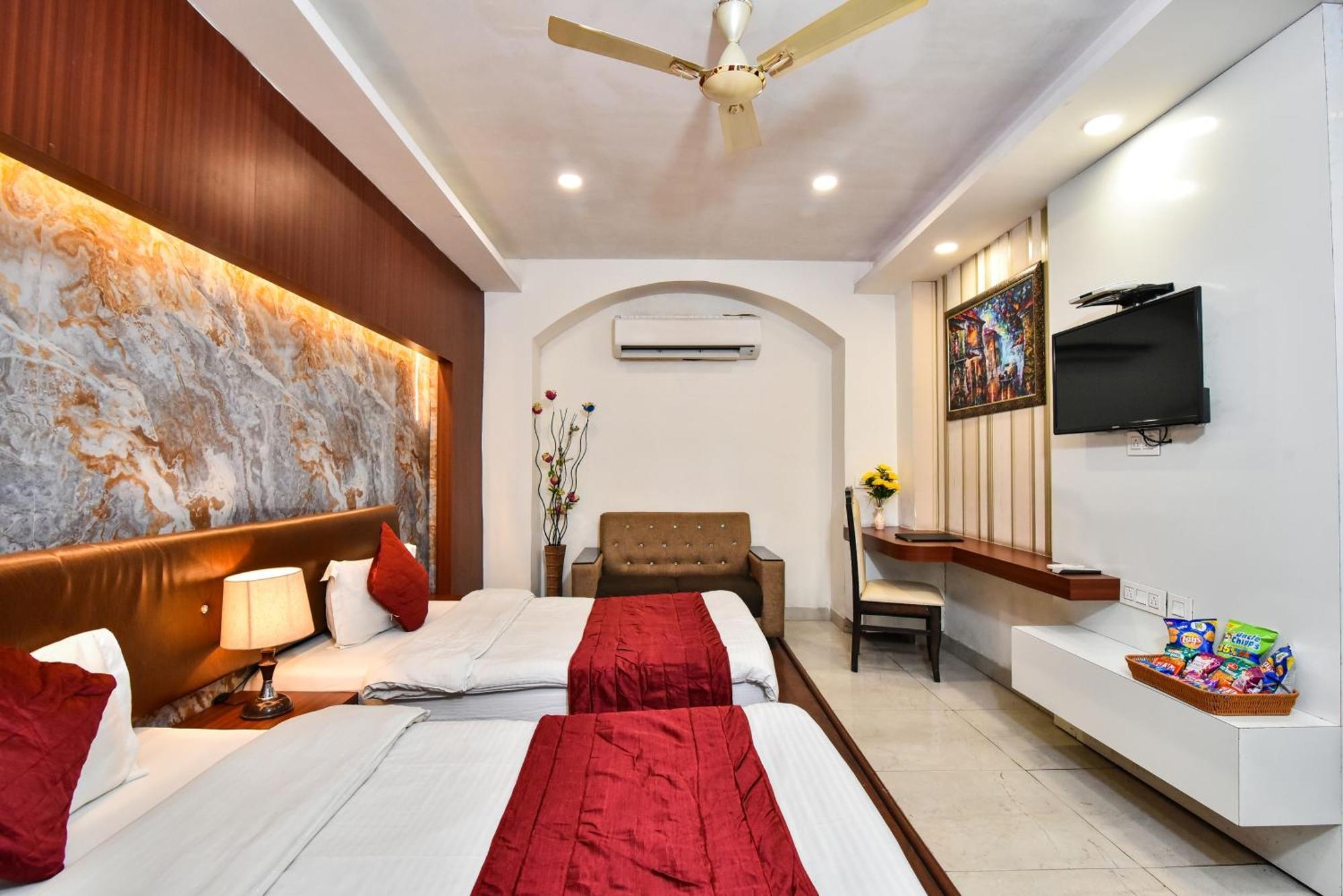 Hotel Pinaz Royale Amritsar Exterior foto