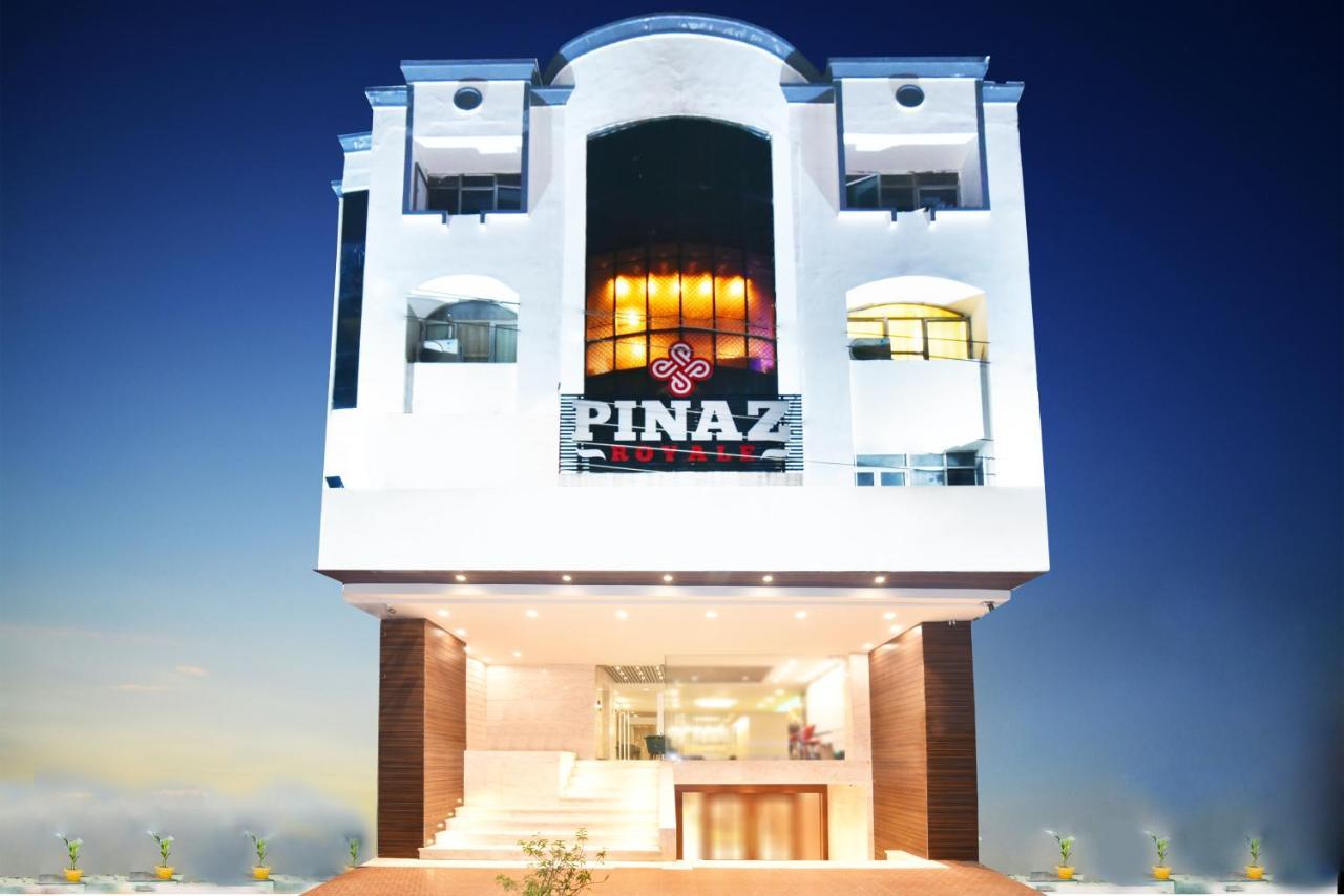 Hotel Pinaz Royale Amritsar Exterior foto